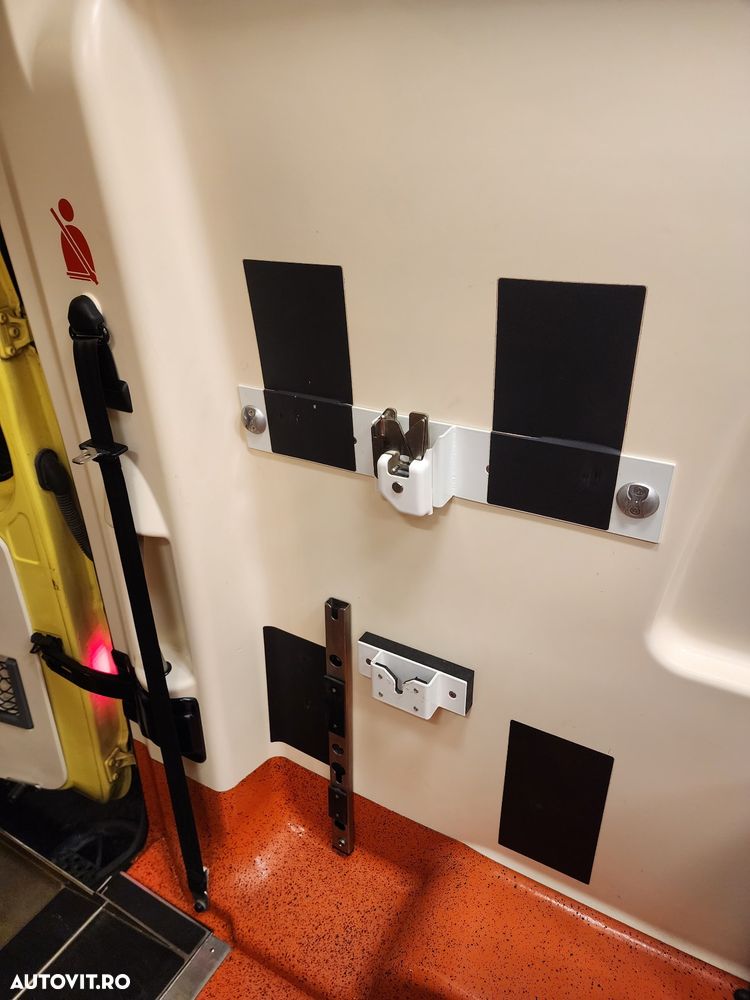 Mercedes-Benz Sprinter - 11