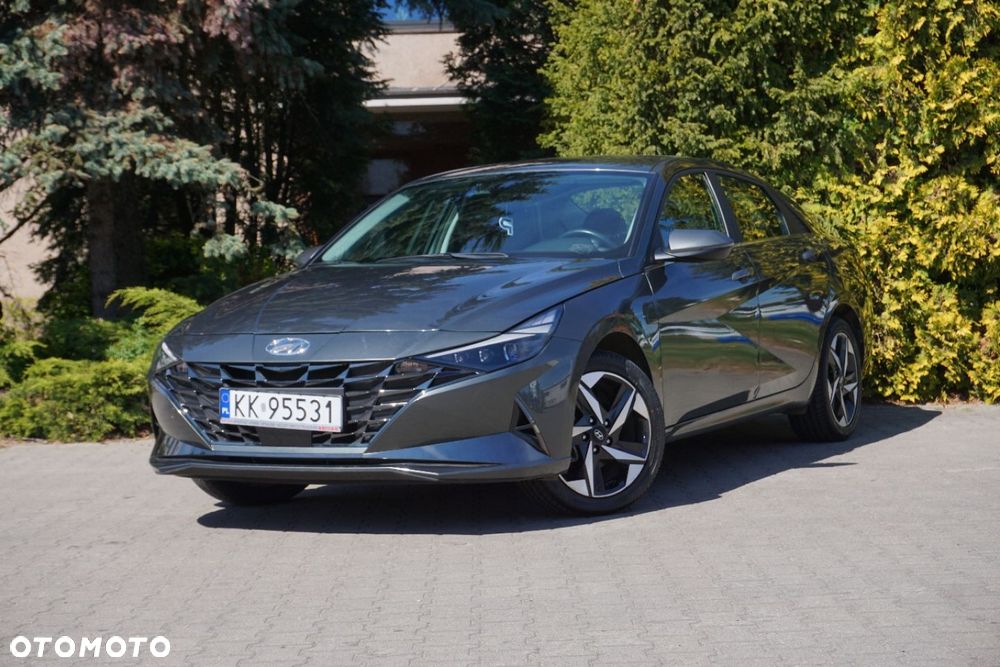 Hyundai Elantra - 2