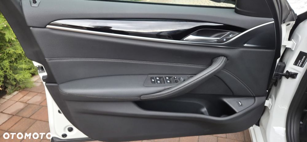 BMW Seria 5 520d Efficient Dynamics Sport Line sport - 13