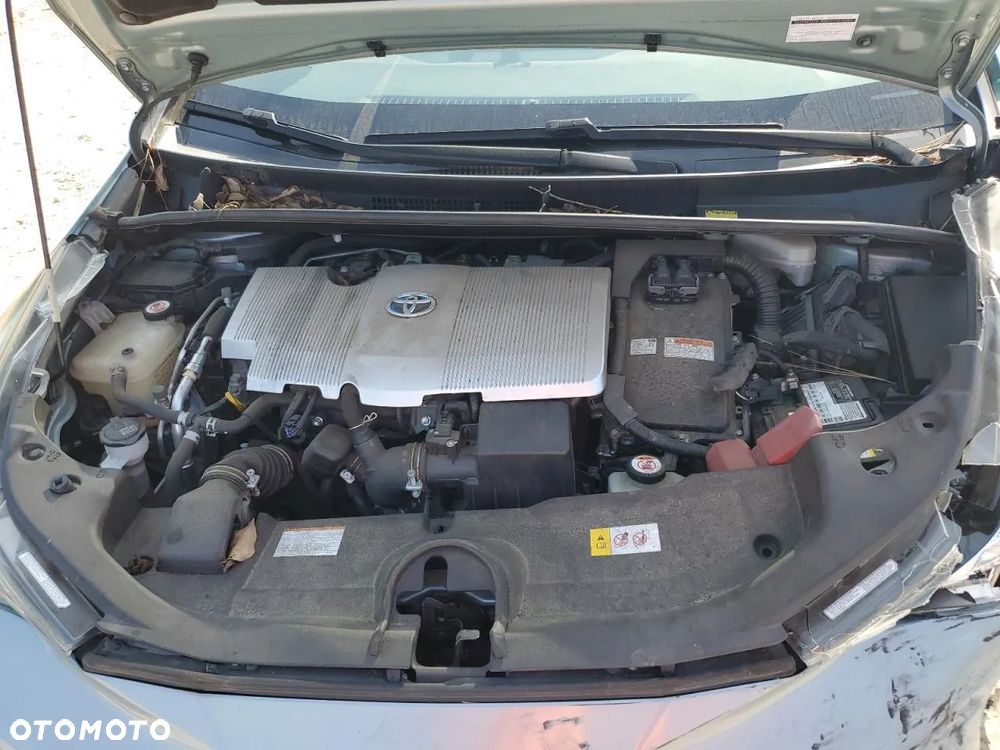 Toyota Prius (Hybrid) - 18