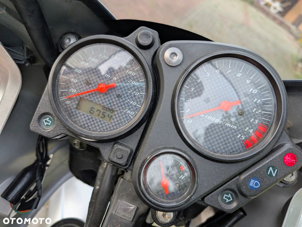 Honda Hornet - 11