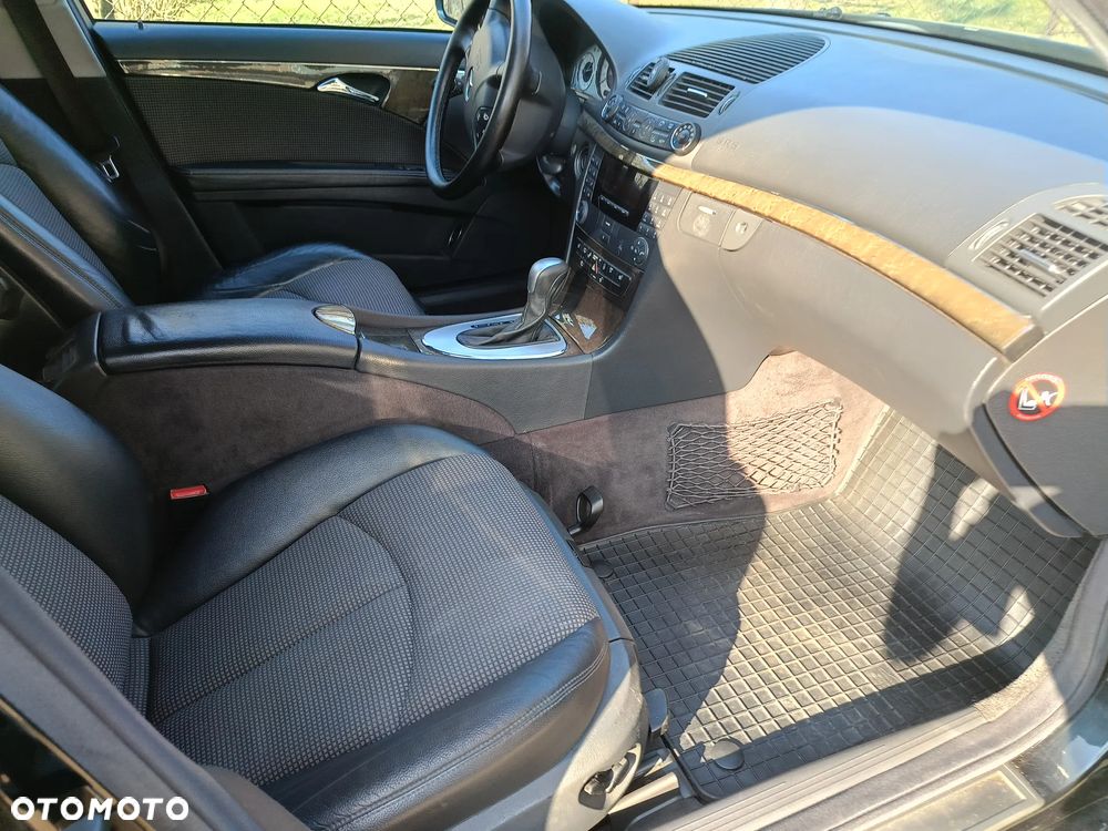 Mercedes-Benz Klasa E 240 4Matic Avantgarde - 12