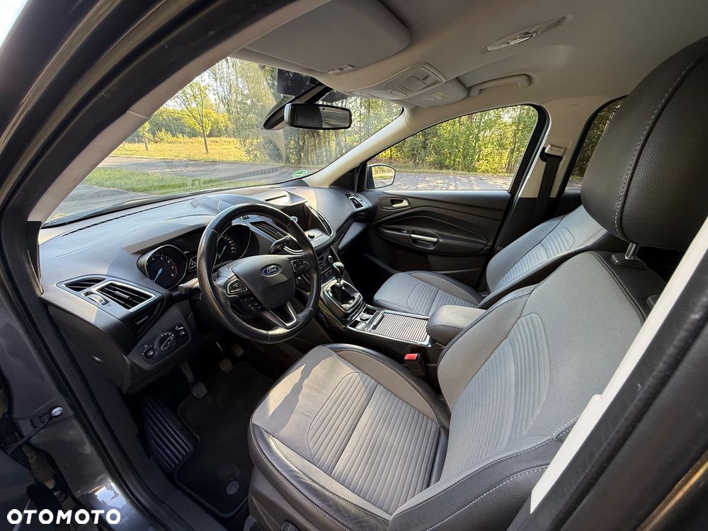 Ford Kuga 1.5 EcoBoost 2x4 Titanium - 9