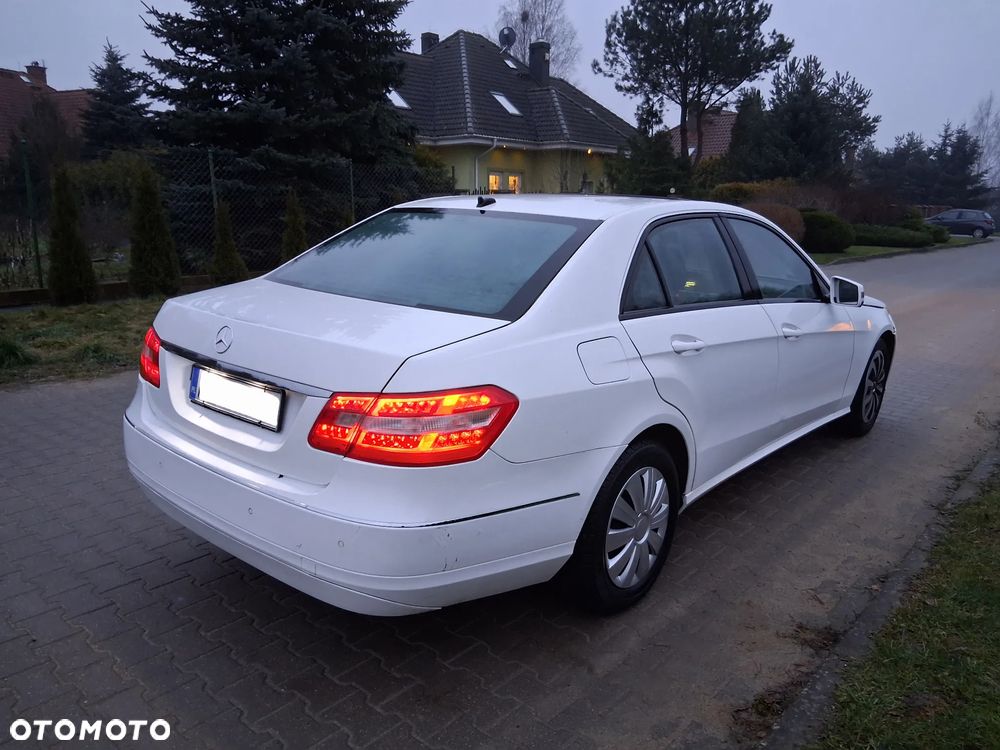 Mercedes-Benz Klasa E 200 CDI DPF BlueEFFICIENCY Automatik - 6