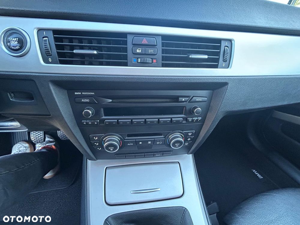 BMW Seria 3 318i - 18