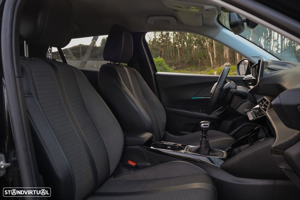 Peugeot 2008 1.2 PureTech Allure - 12