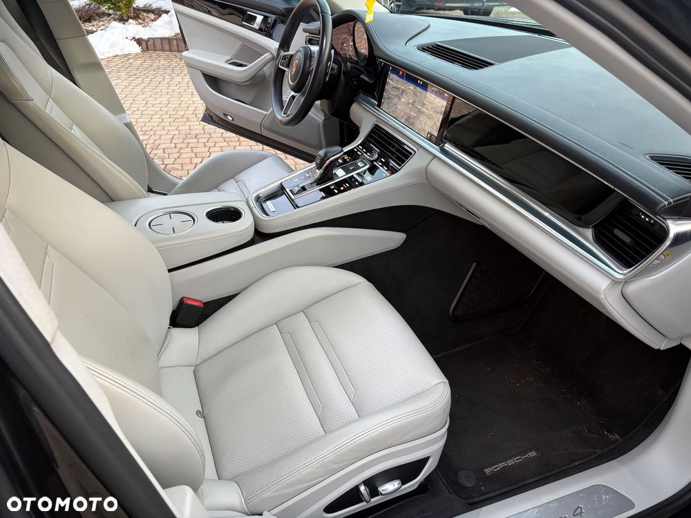 Porsche Panamera 4 - 7