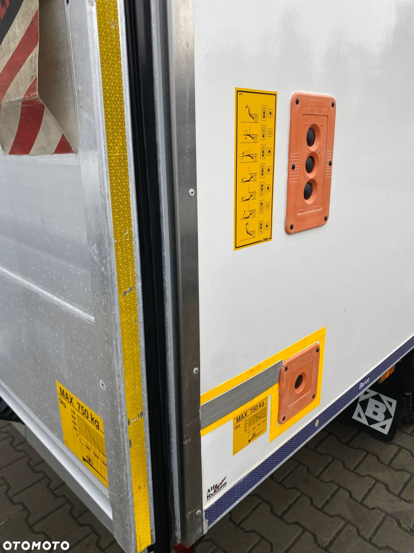 Iveco DAILY 35S16 HI-MATIC KONTENER 8 EUROPALET WINDA ZEPRO - 23