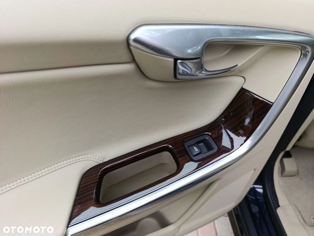 Volvo XC 60 D4 Drive-E Momentum - 14