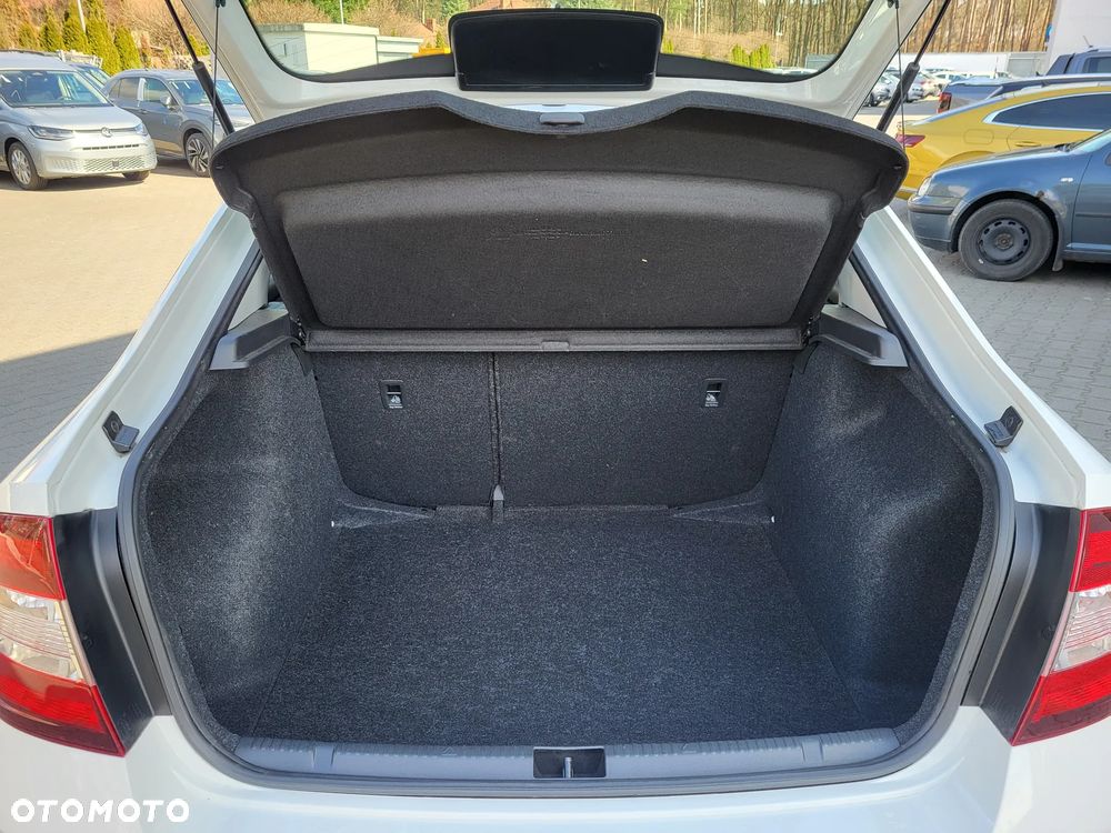 Skoda RAPID 1.0 TSI Active - 10