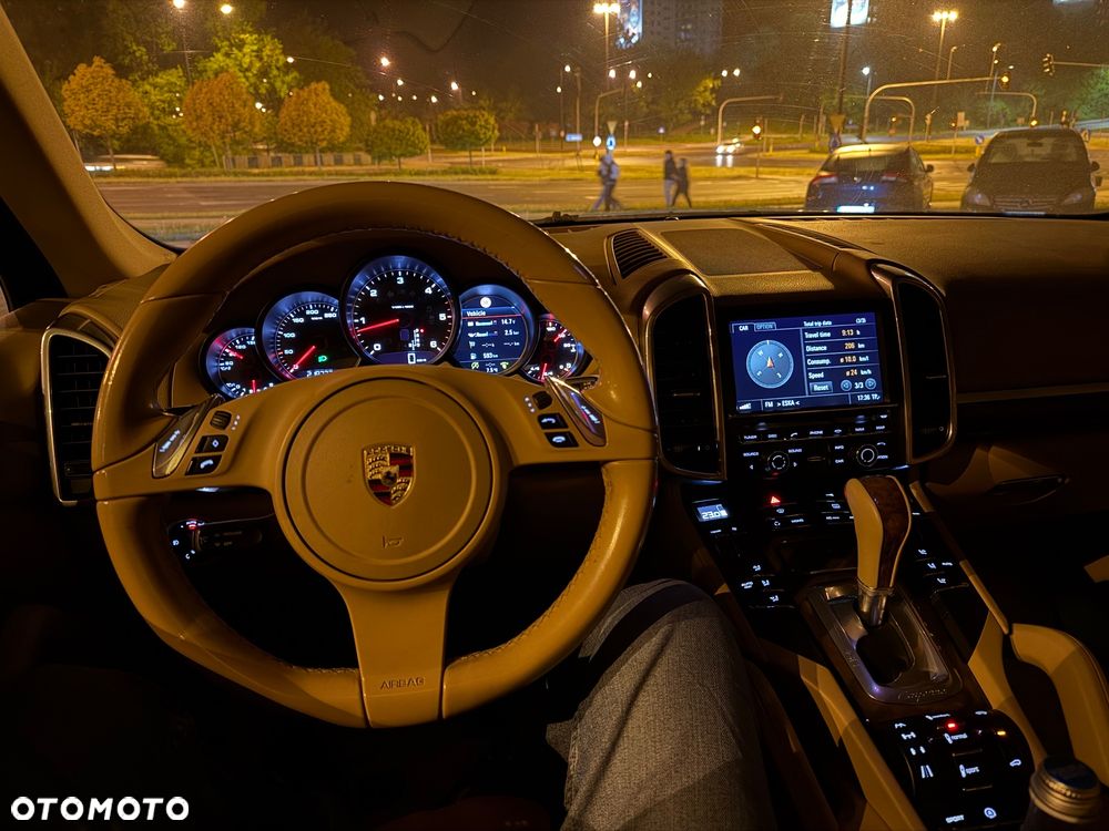 Porsche Cayenne - 29