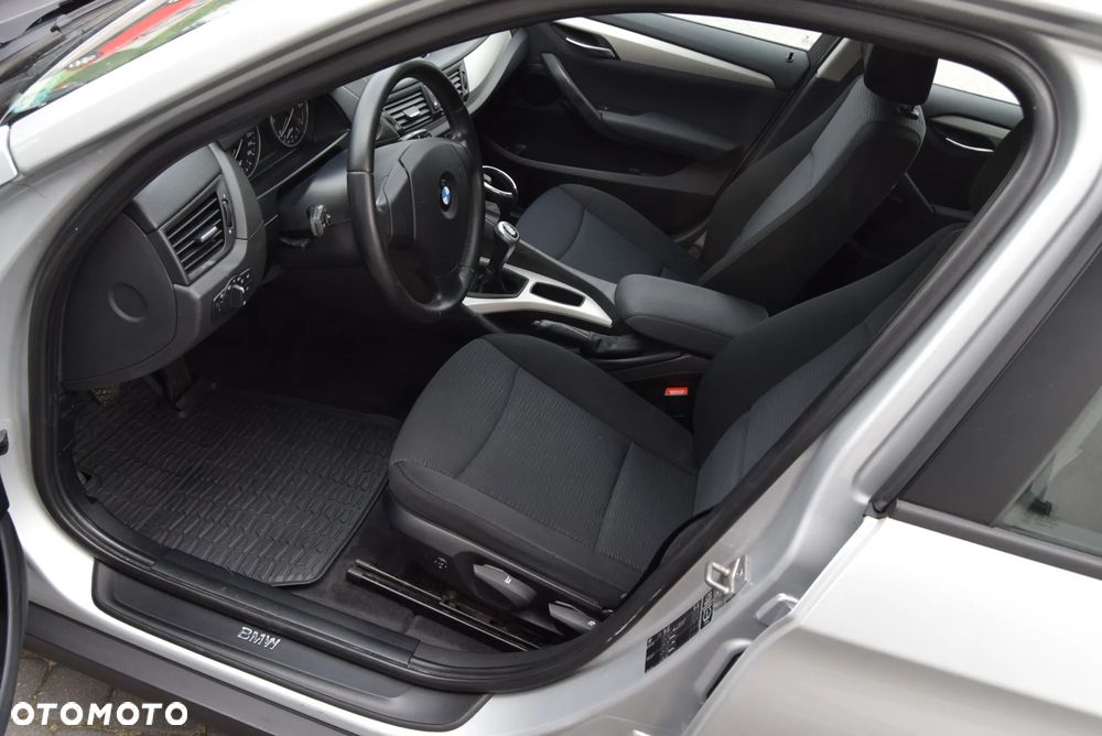 BMW X1 sDrive18i xLine - 8