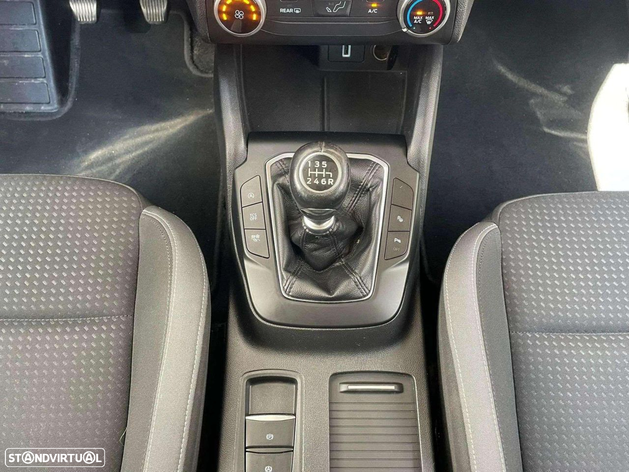 Ford Focus SW 1.0 EcoBoost Business - 14