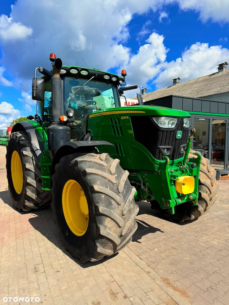 John Deere 6215R - 9