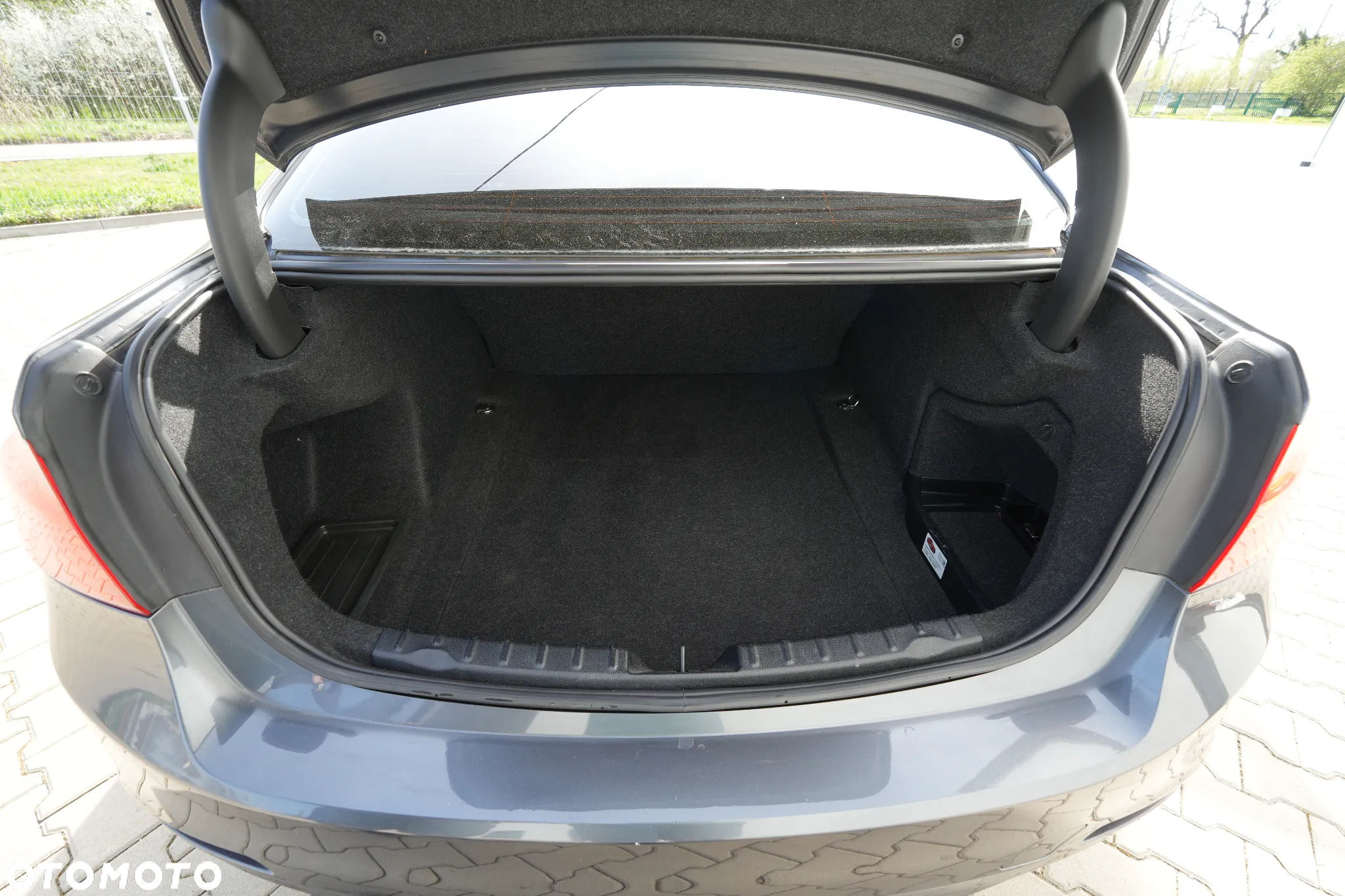 BMW Seria 3 320i Luxury Line - 16