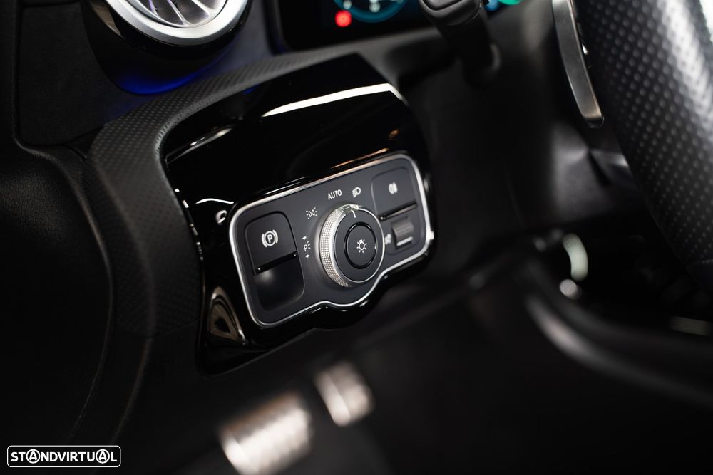 Mercedes-Benz A 250 e 8G-DCT AMG Line - 18