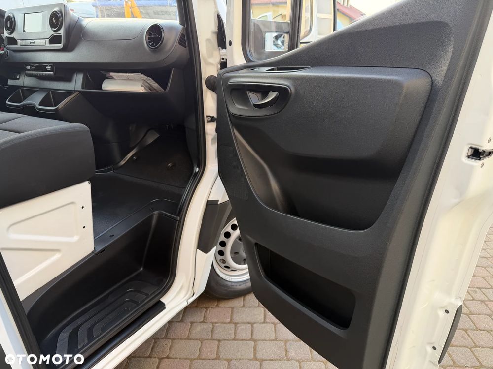 Mercedes-Benz Sprinter Izoterma Winda - 22
