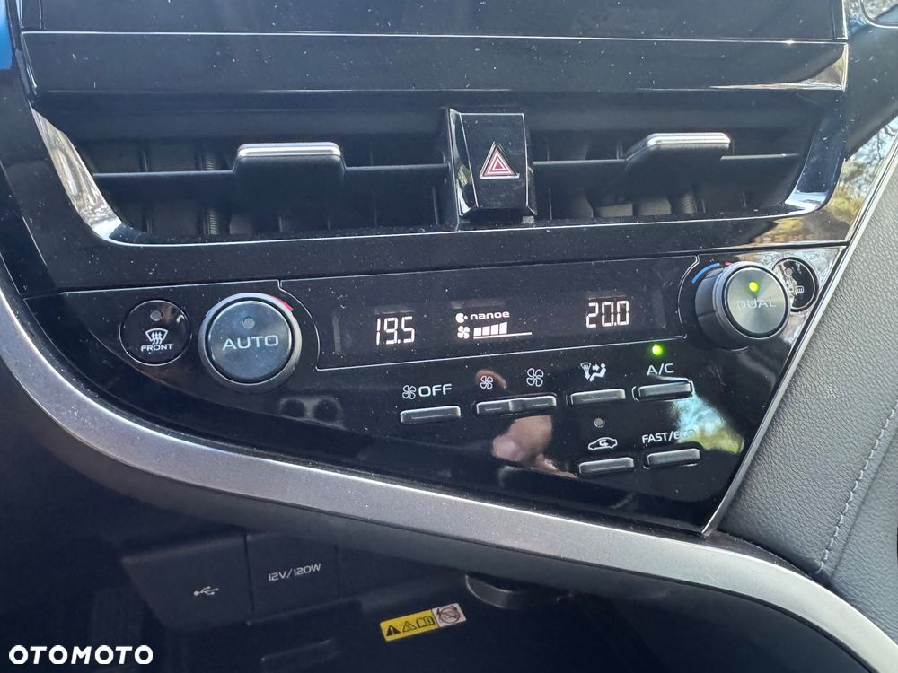 Toyota Camry 2.5 Hybrid Executive CVT - 25