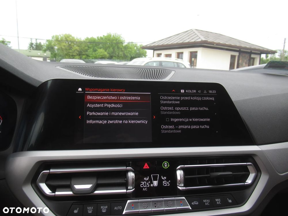 BMW Seria 3 330i xDrive - 21