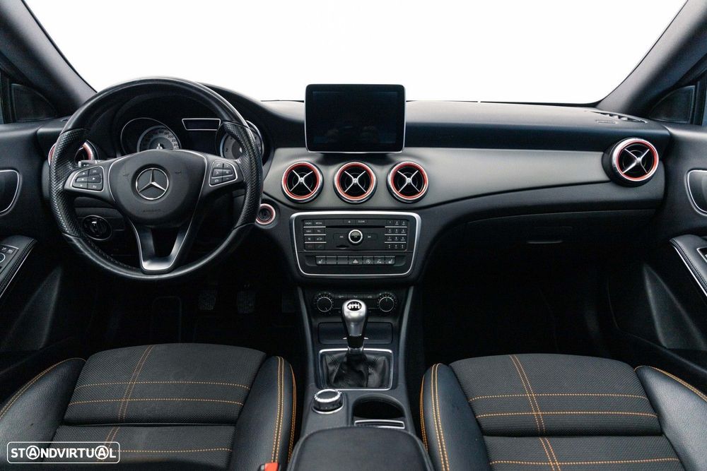 Mercedes-Benz CLA 200 (CDI) d Orange Art Edition - 13
