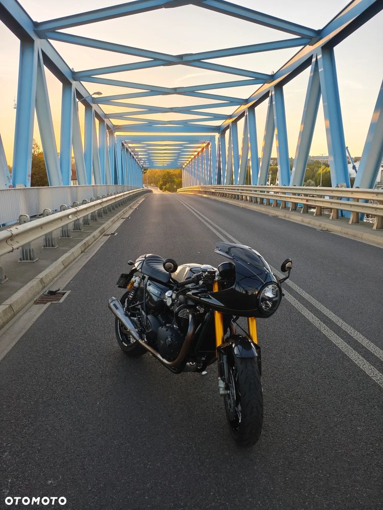 Triumph Thruxton - 22