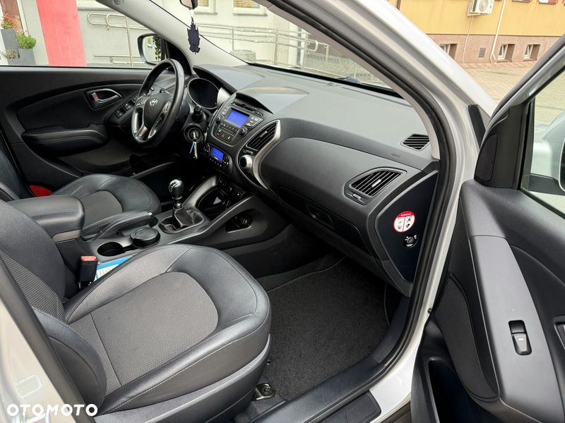 Hyundai ix35 1.6 2WD blue Trend - 16