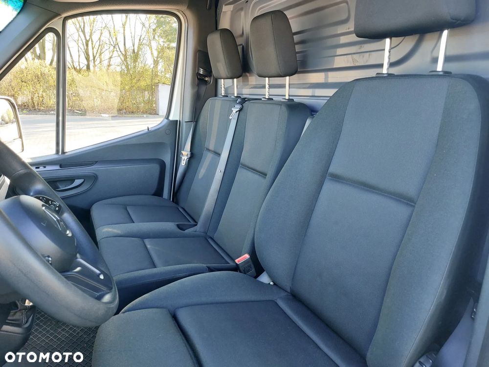 Mercedes-Benz Sprinter - 9