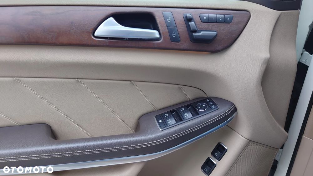 Mercedes-Benz GL - 11