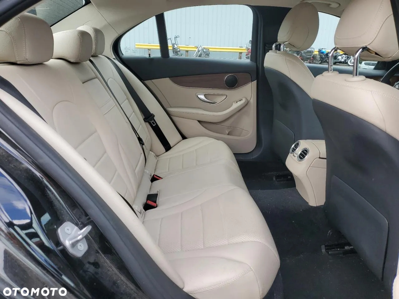 Mercedes-Benz Klasa C 300 9G-TRONIC - 9