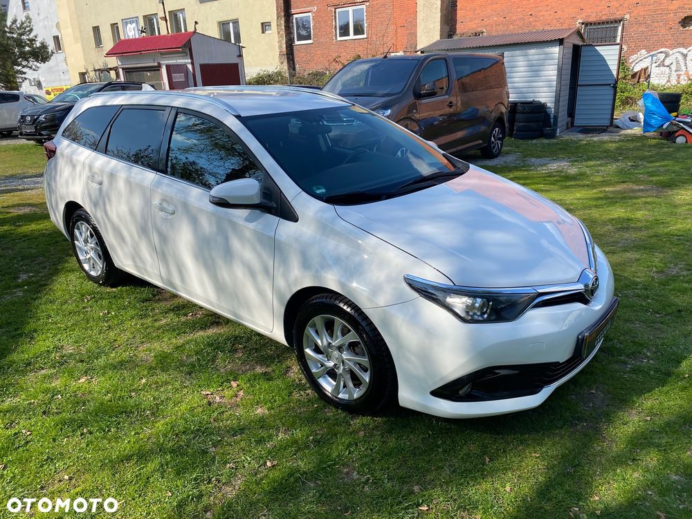 Toyota Auris 1.6 Valvematic Executive - 21
