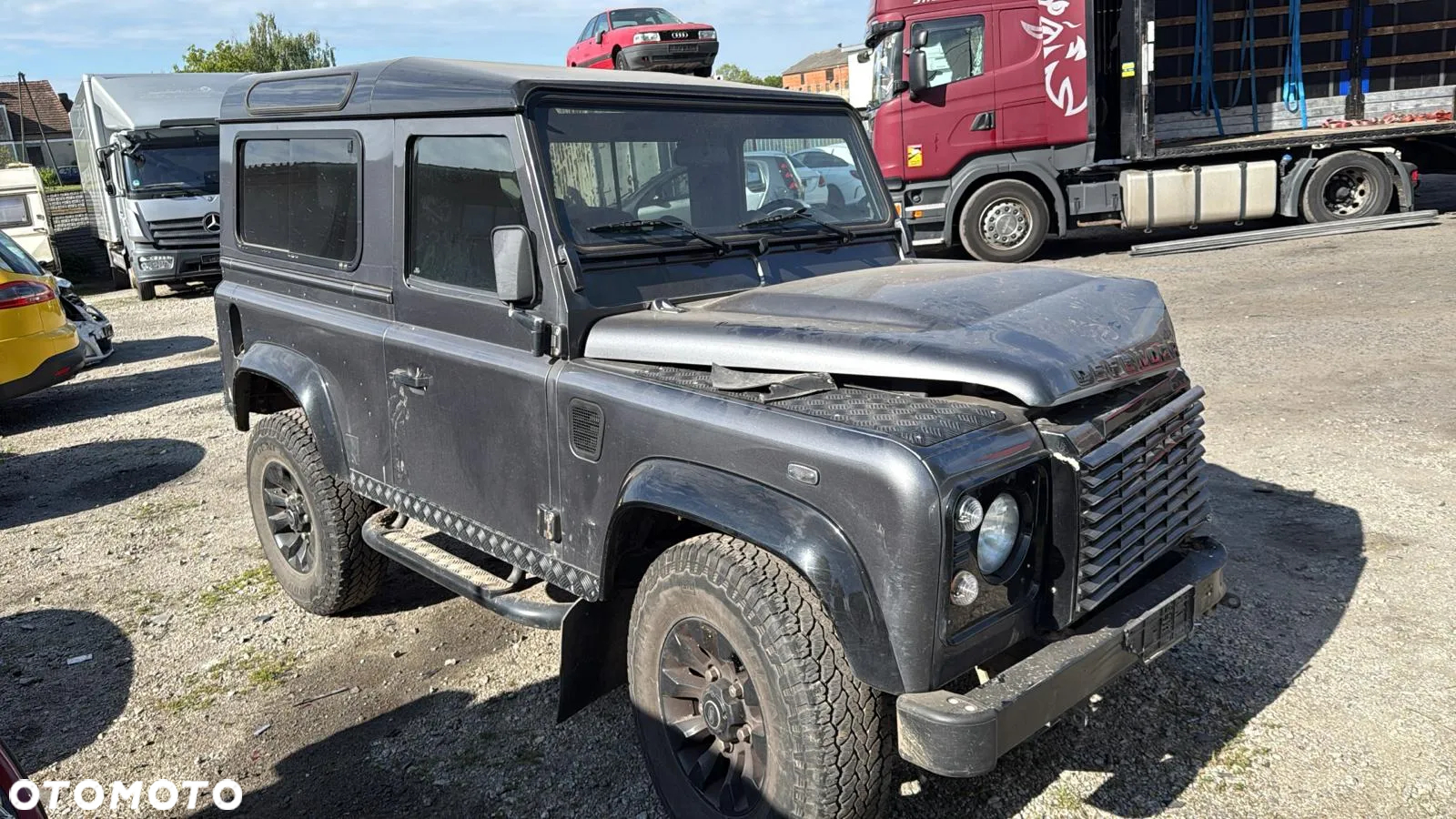Land Rover Defender - 29