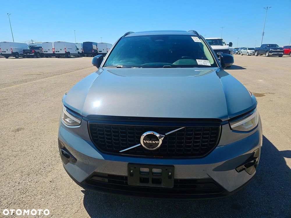 Volvo XC 40 B4 Ultimate Dark - 2