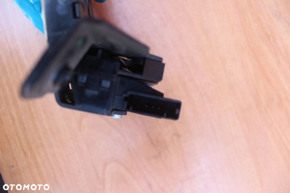 ZAMEK KLAPY BAGAŻNIKA TYŁ OPEL ASTRA J HATCHBACK - 4