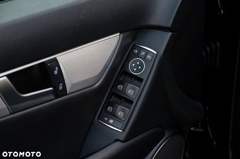 Mercedes-Benz Klasa C 200 Kompressor Automatik Avantgarde - 40