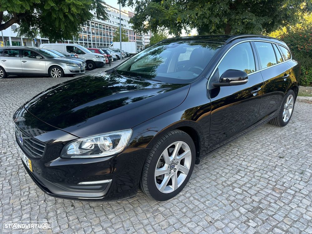 Volvo V60 1.6 D2 Momentum Eco Powershift - 1