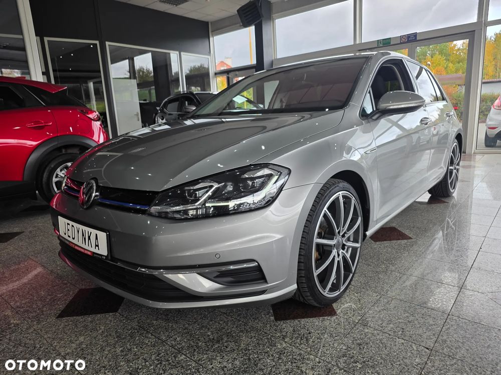 Volkswagen Golf - 1