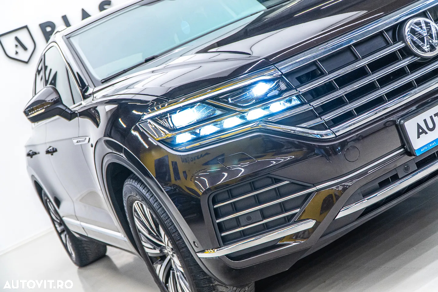Volkswagen Touareg V6 TDI 4MOTION Elegance - 32