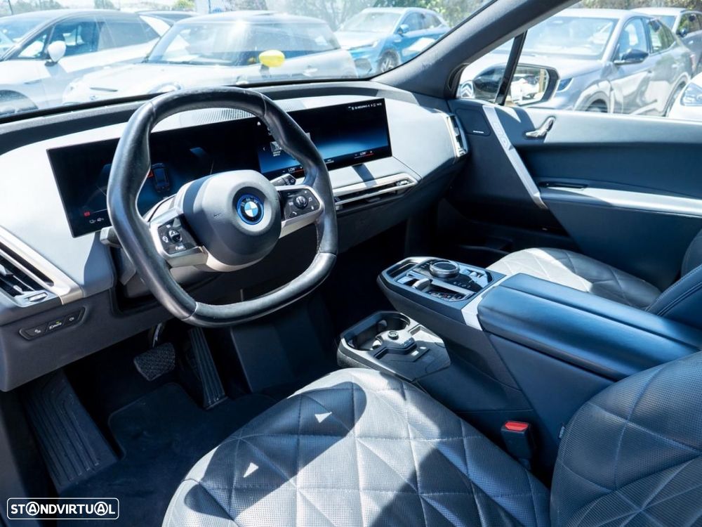 BMW iX xDrive 40 - 24