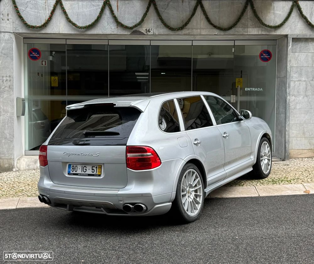 Porsche Cayenne Turbo S - 10