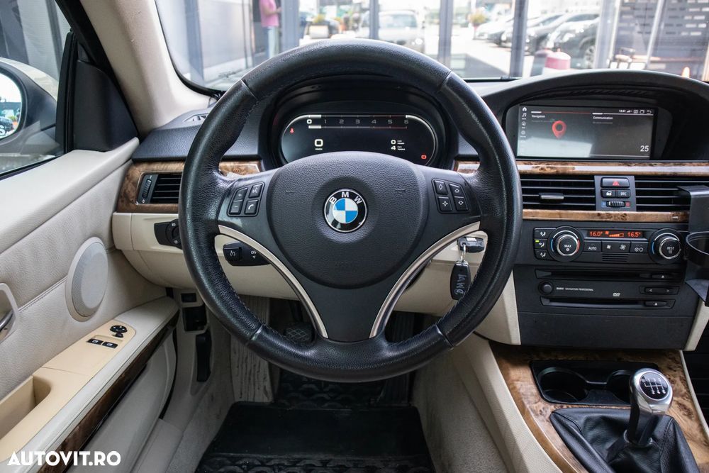 BMW Seria 3 330d Coupe - 19