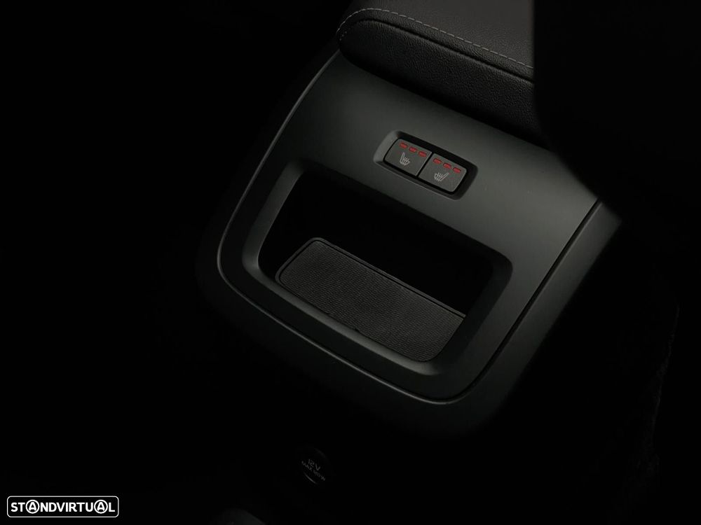 Volvo XC 60 T8 Twin Engine AWD Geartronic RDesign - 38