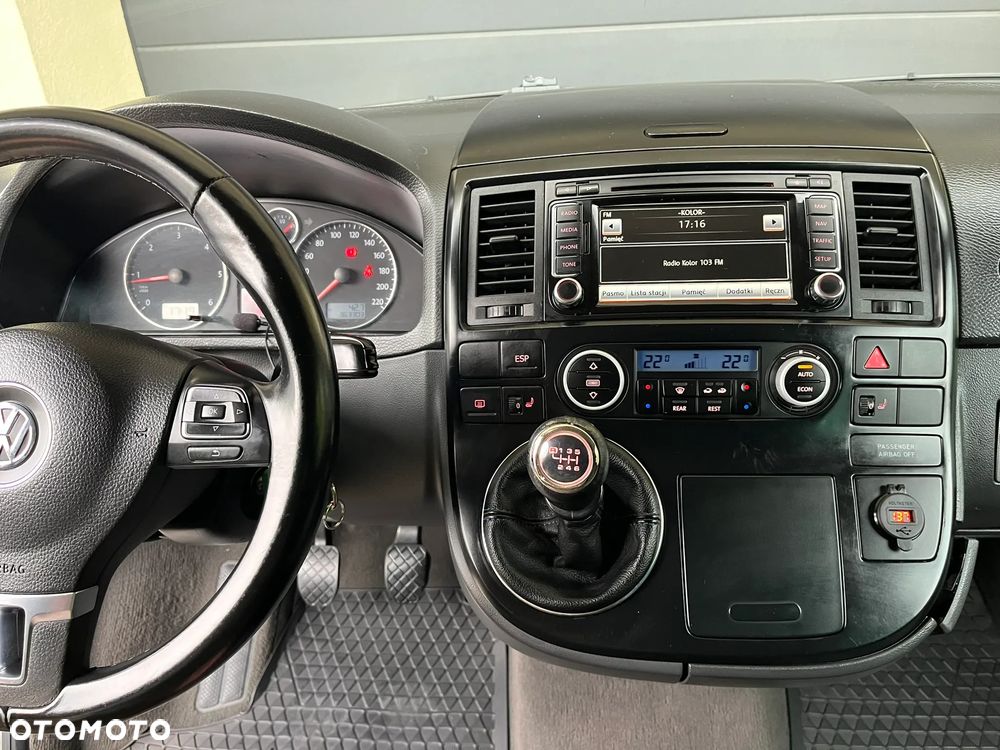 Volkswagen Multivan - 25