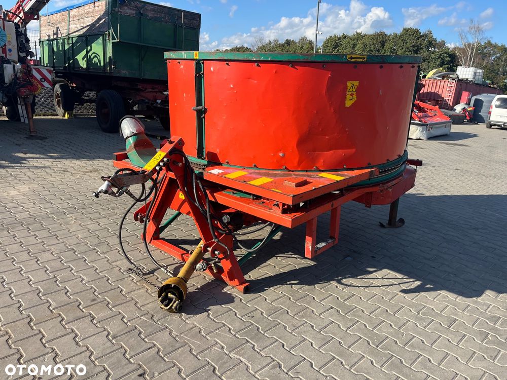 Kverneland Taarup 807 - 2