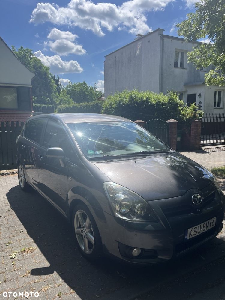 Toyota Corolla Verso - 8