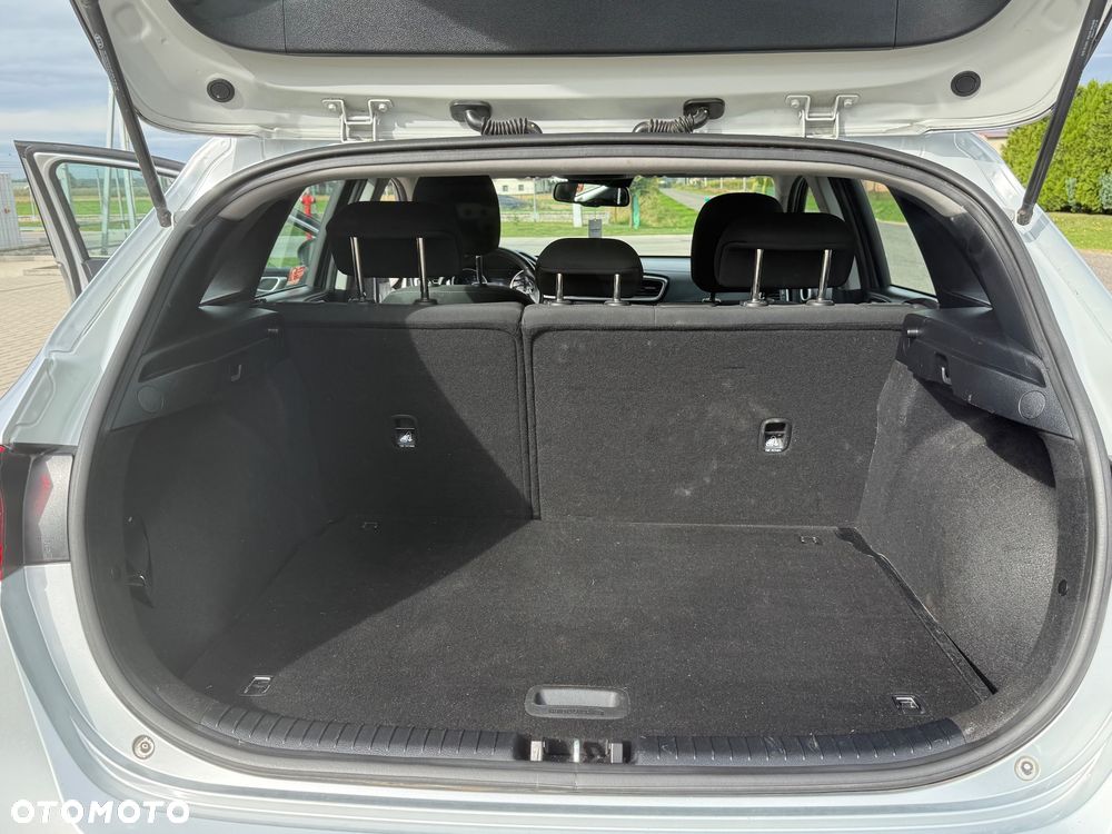 Kia Ceed 1.6 CRDi SCR L Business Line Plus - 14