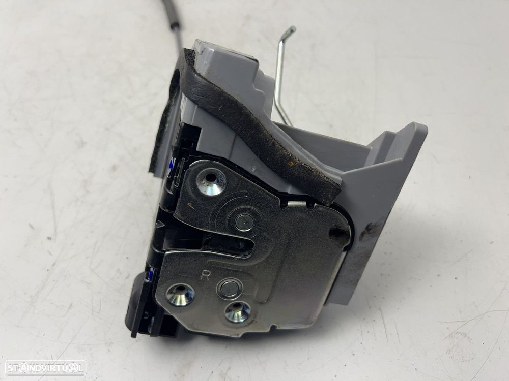 Fecho da porta Dto Trás Semi-Novo HYUNDAI i20 REF. 83460Q0000 83460-Q0000 - 3