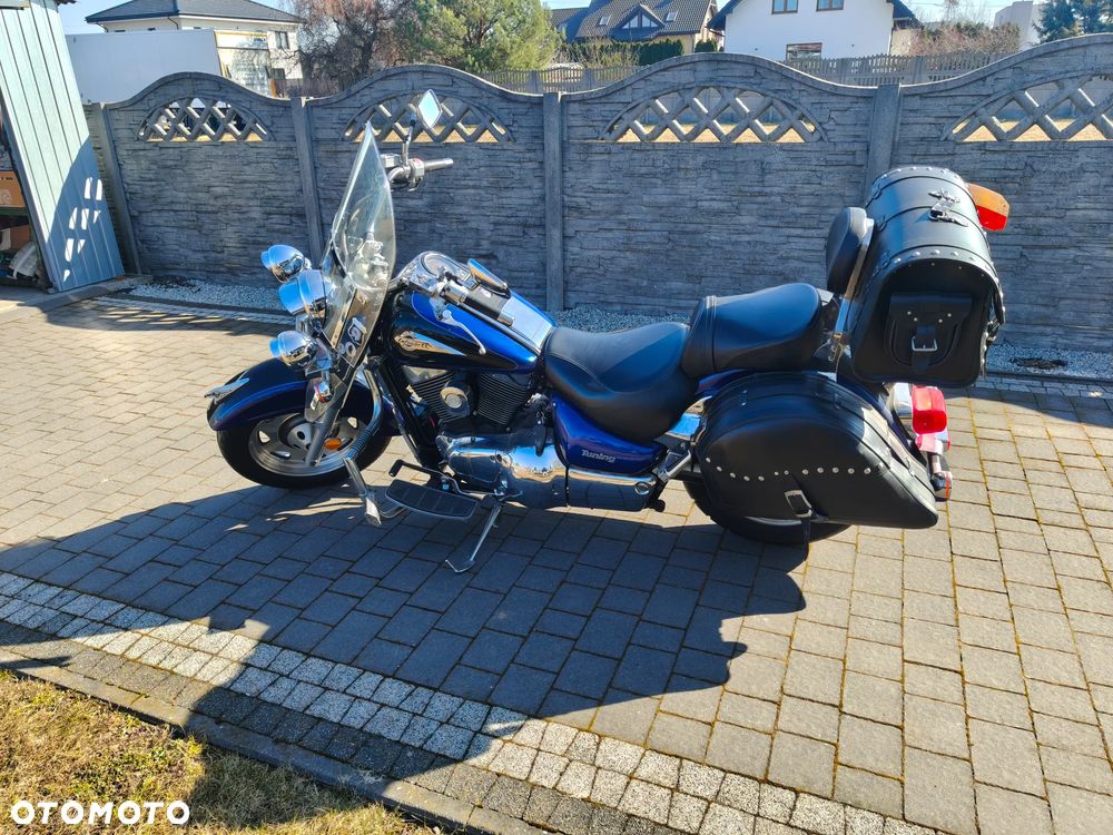 Suzuki Intruder - 1