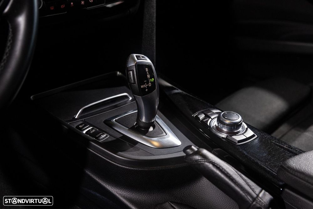 BMW 318 d Line Sport Auto - 24