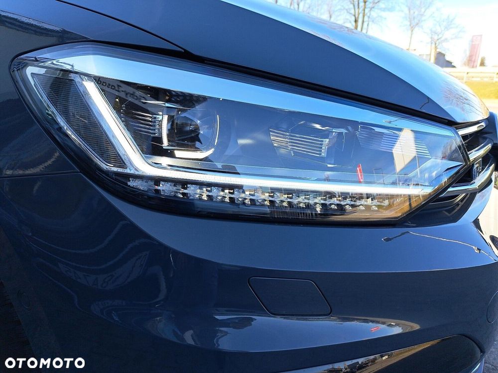 Volkswagen Touran - 28