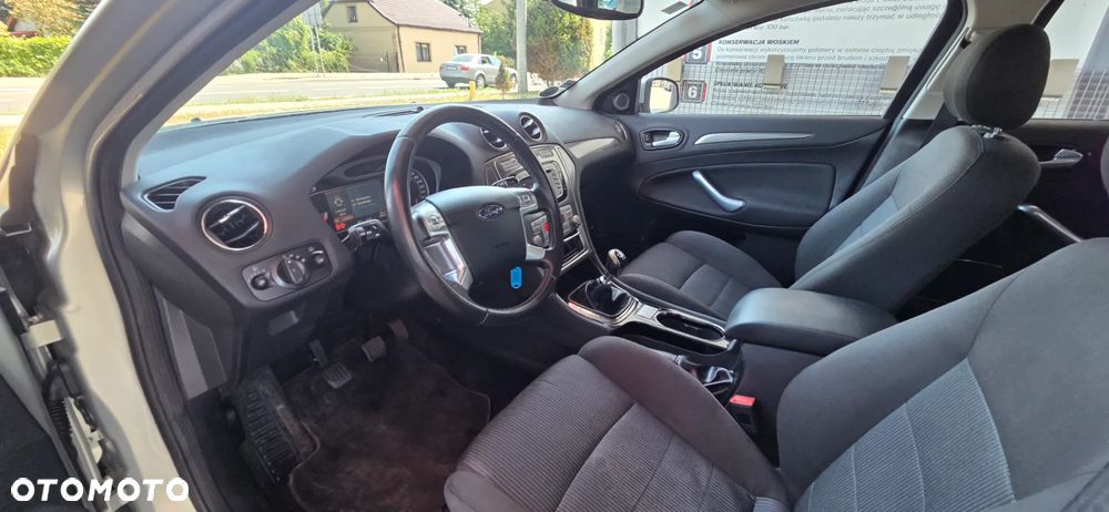 Ford Mondeo 2.0 TDCi Ghia - 31